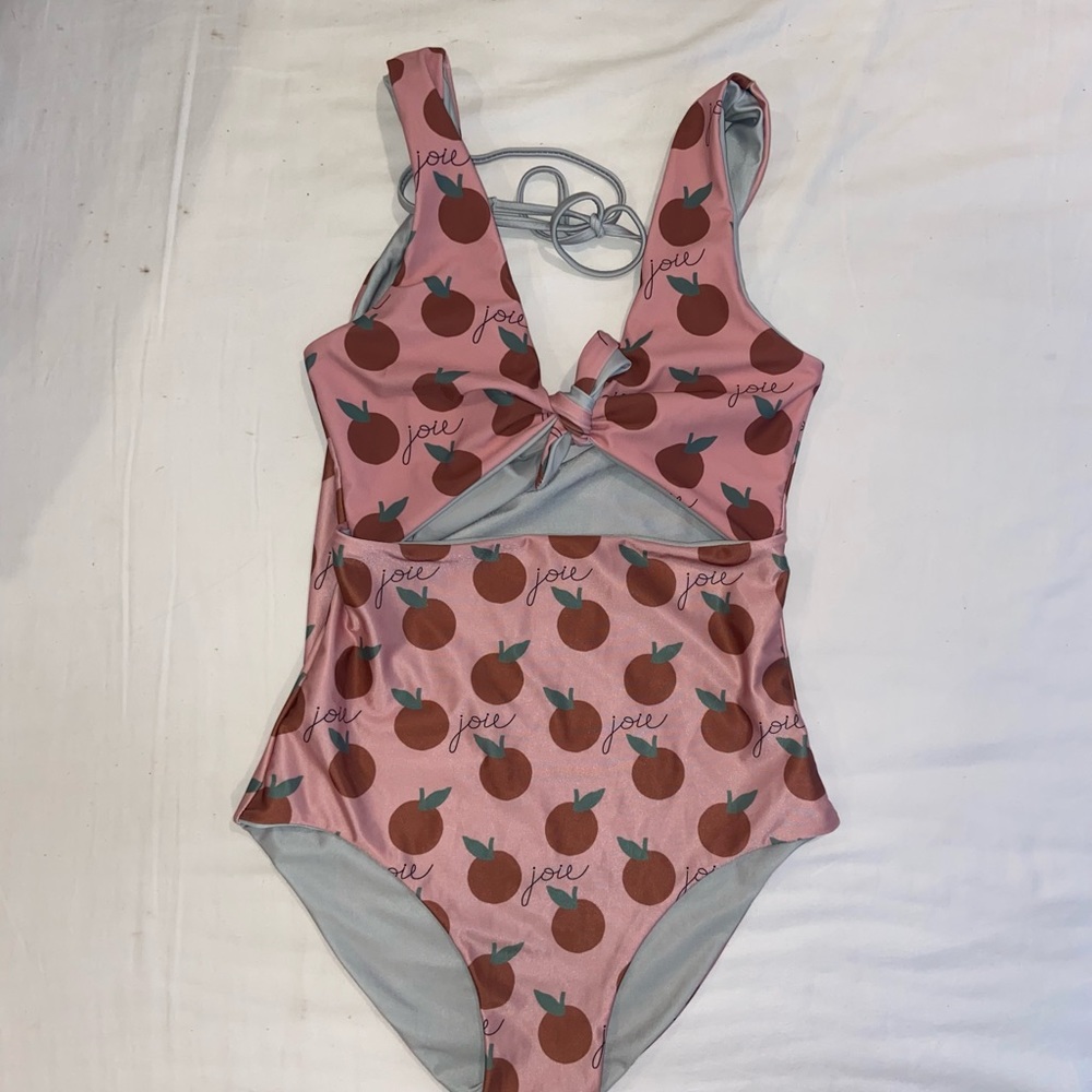 Like New Tie front swimsuit